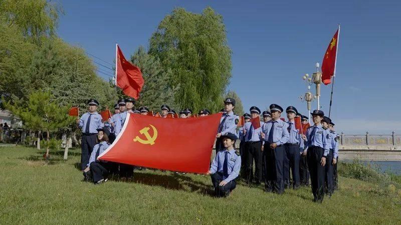 泰国达叻府附近海域发生翻船事故 15名游客安全获救